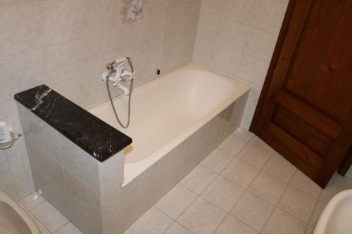 foresto-alloggio-glicine-casa-vacanza-bagno-vasca