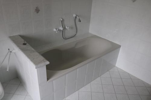 foresto-alloggio-rosa-case-vacanza-vasca-3